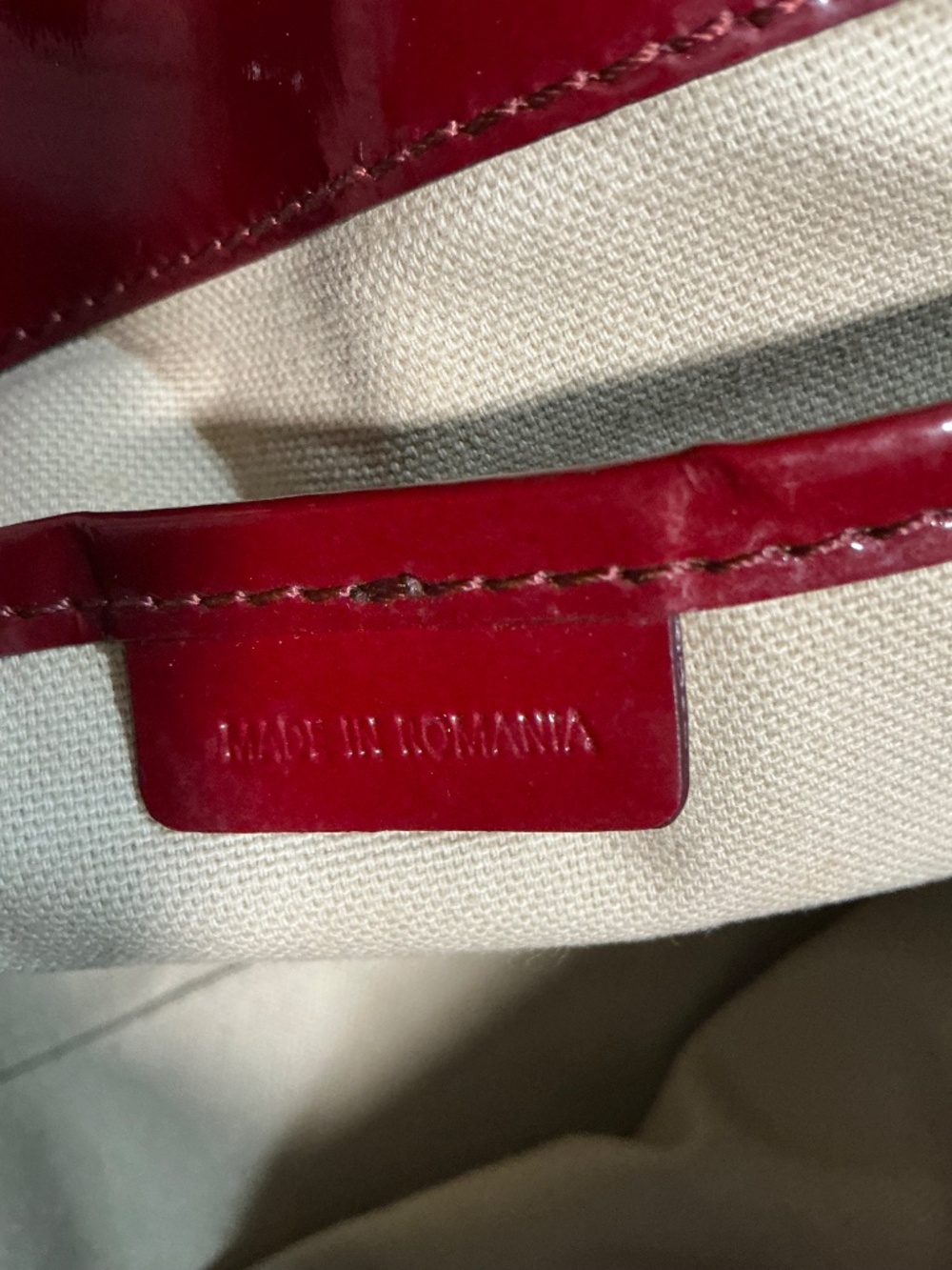 Burberry Ltd Edition Patent Painted Heart Supernova Coated Canvas Nickie Tote - Picture 8 of 10